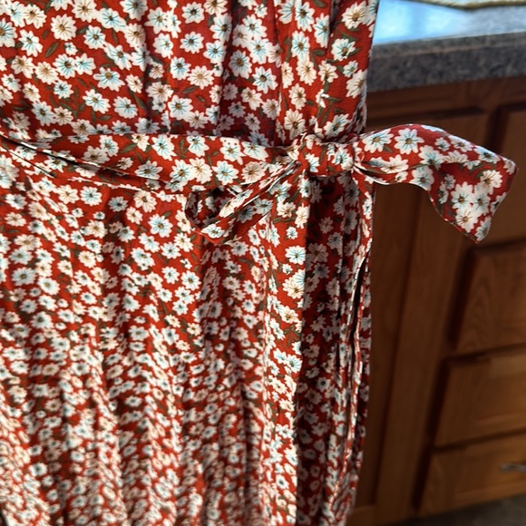 Silky V-neck maxi wrap dress - Picture 3 of 6